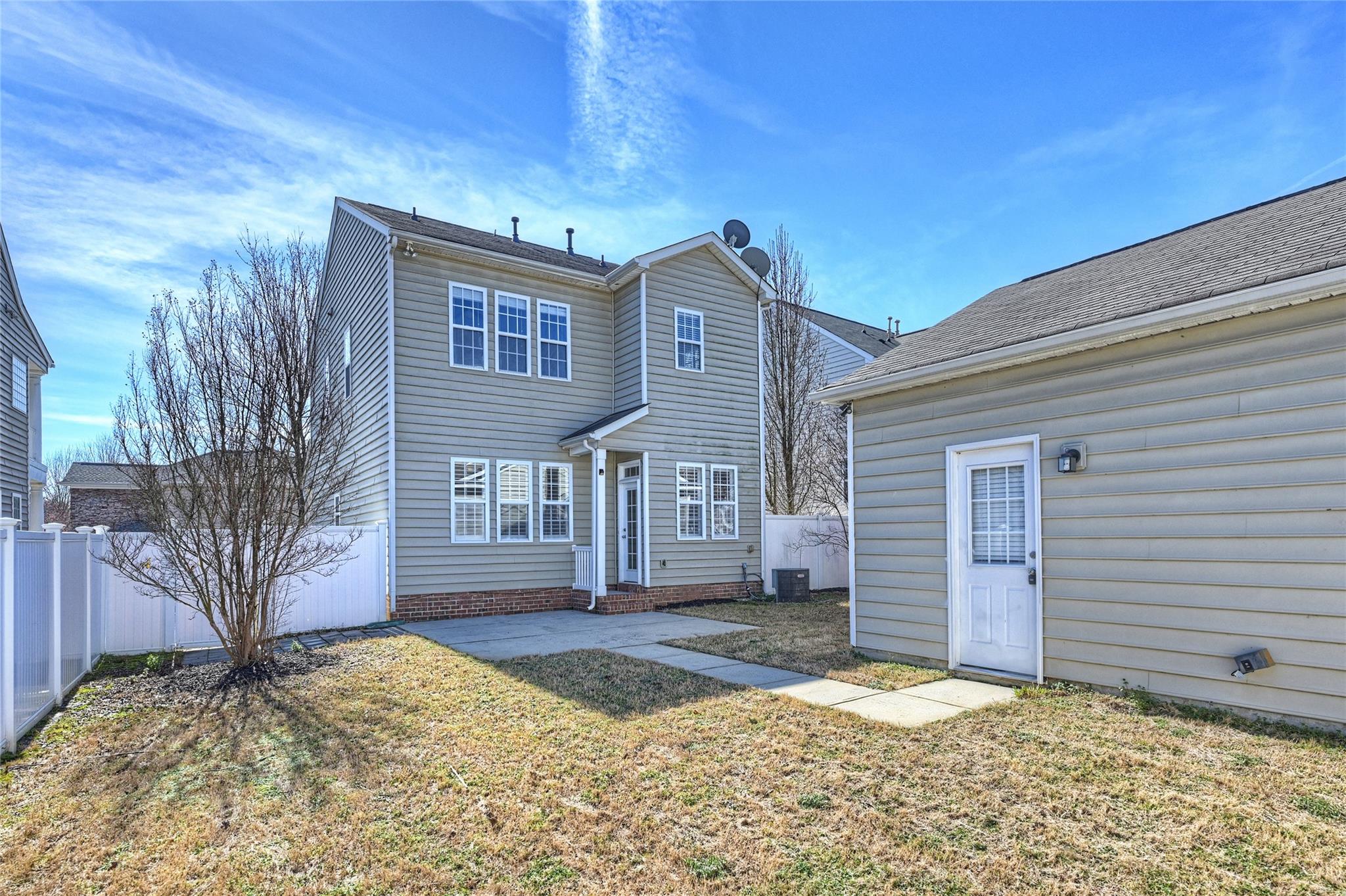 10725 Serape Road Charlotte, NC 28277 - Photo 28 of 30 a front view of a house with a yard