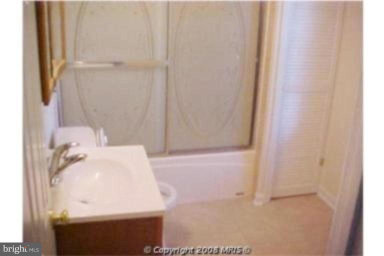 10510 Thrift Road Clinton, MD 20735 - Photo 3 of 8 Bath #1