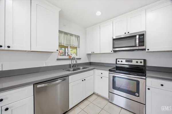 $379,900 | Undisclosed Address, Bakersfield, CA 93309