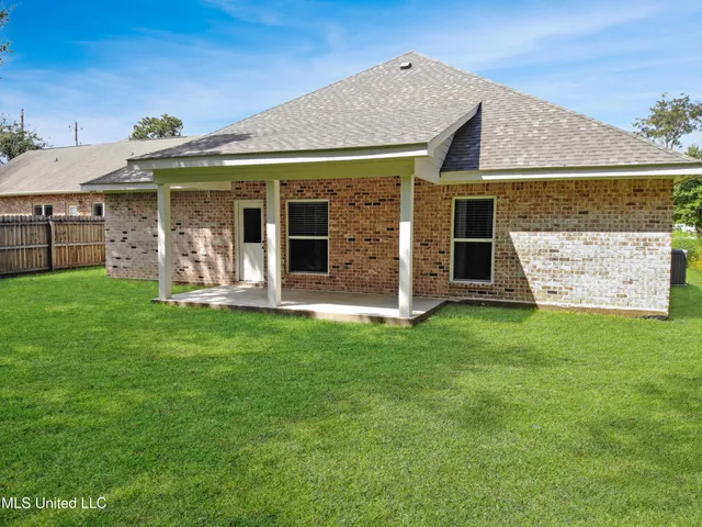 $299,900 | 502 Dynsmore Place, Long Beach, MS 39560