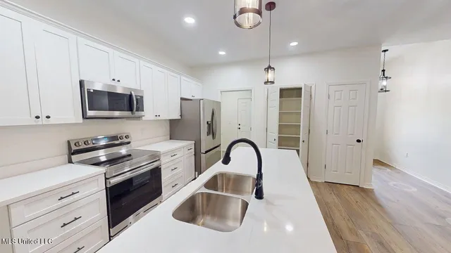 $299,900 | 502 Dynsmore Place, Long Beach, MS 39560