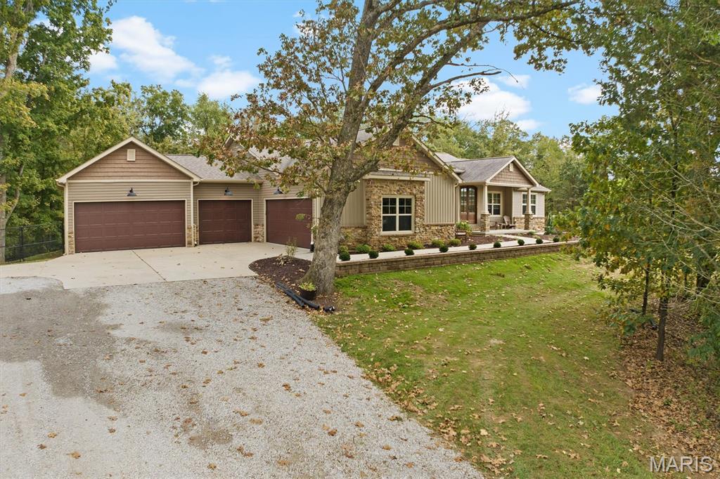 7102 Clayton Road Waterloo, IL 62298 - Photo 1 of 59