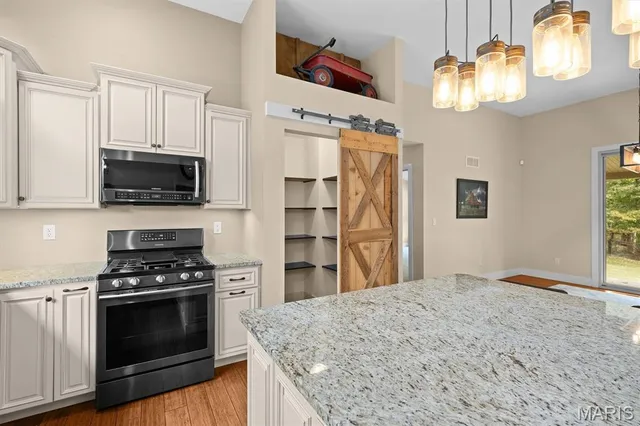 $659,000 | 7102 Clayton Road, Waterloo, IL 62298