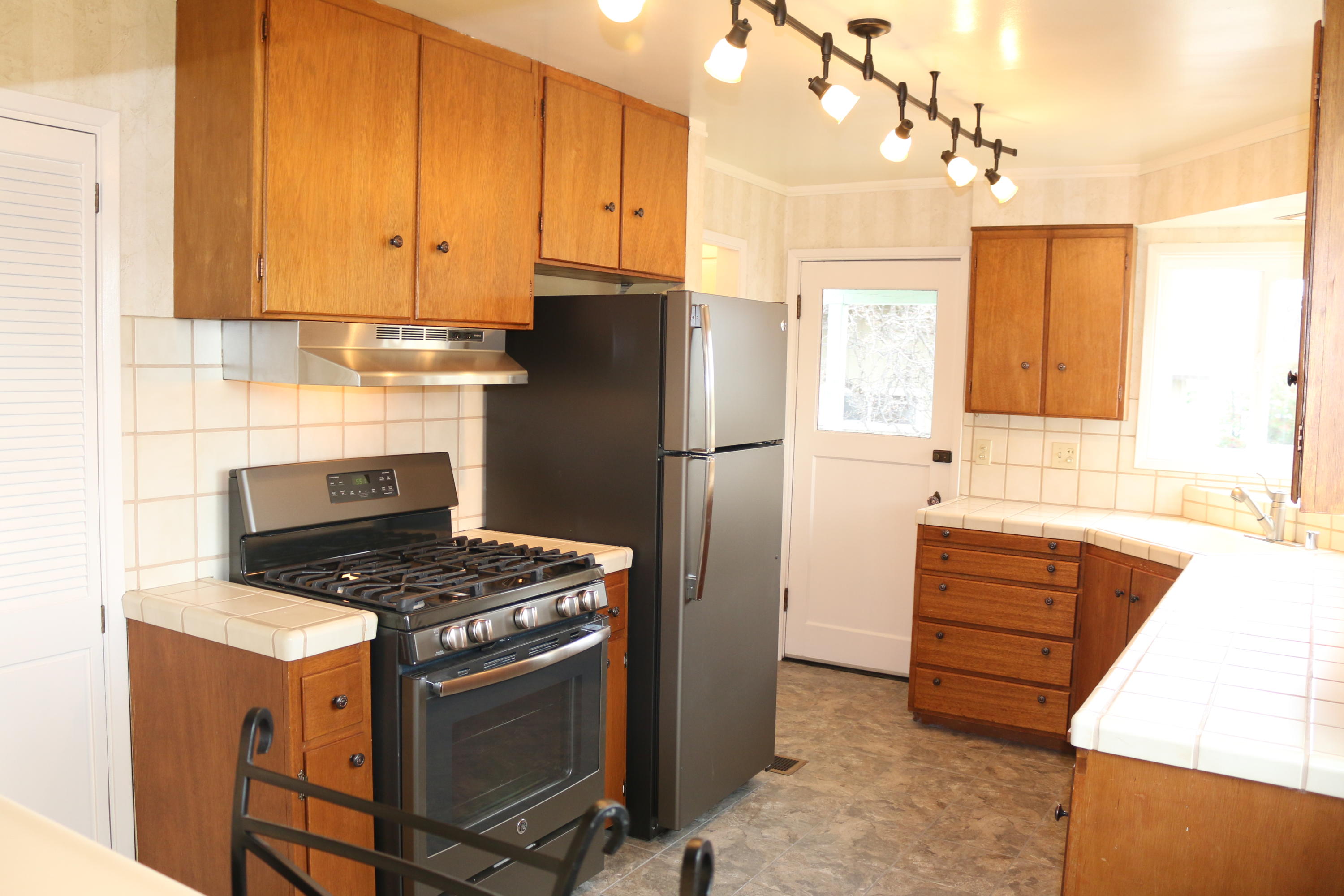 1694 Ridge Drive Redding, CA 96001 - Photo 23 of 59 IMG_2655