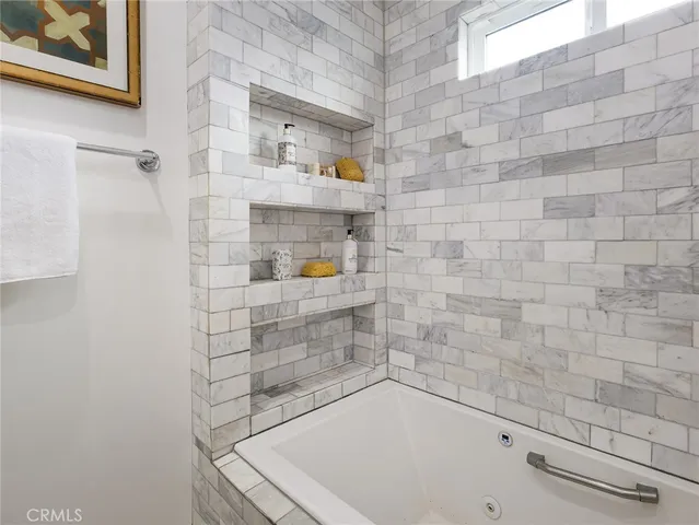 $1,789,000 | 1110 Queen Anne Place, Los Angeles, CA 90019