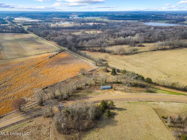 $725,000 | 3943 Highway 22, Flora, MS 39071