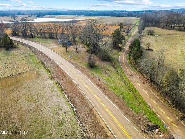 $725,000 | 3943 Highway 22, Flora, MS 39071