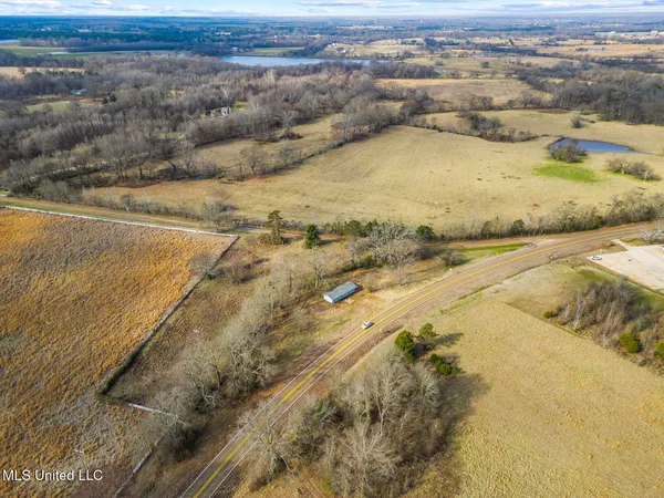 $725,000 | 3943 Highway 22, Flora, MS 39071
