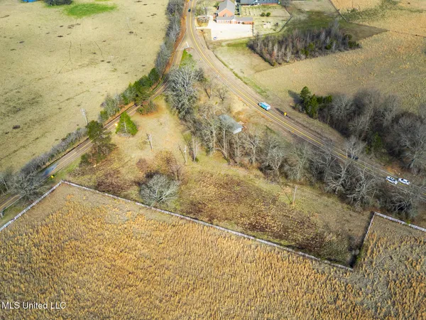 $725,000 | 3943 Highway 22, Flora, MS 39071