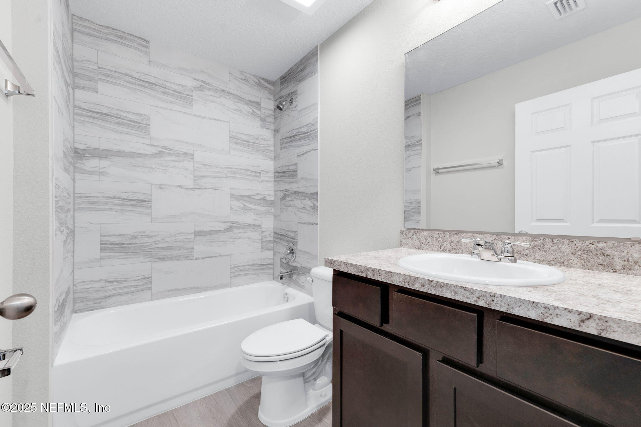 2015 Benedict Road Jacksonville, FL 32209 - Photo 24 of 26 Bathroom 2