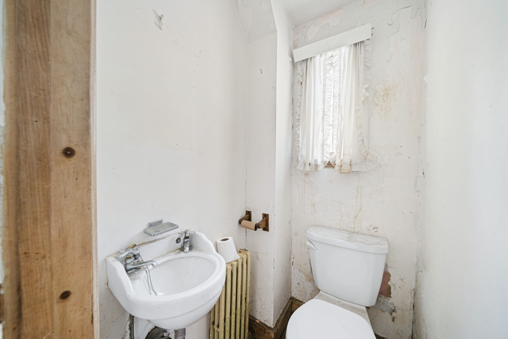 9 Barnes Road Hingham, MA 02043 - Photo 14 of 40