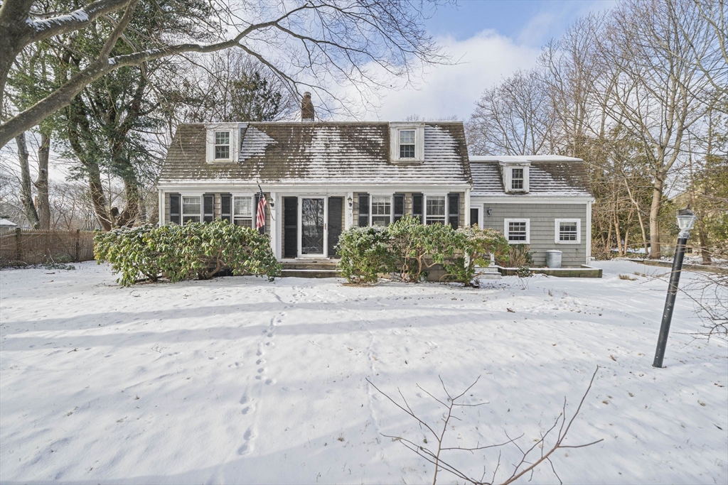9 Barnes Road Hingham, MA 02043 - Photo 2 of 40