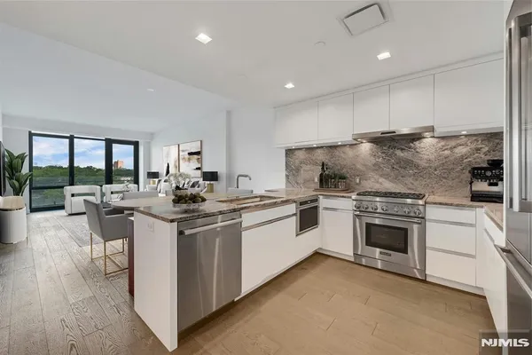$4,750 | 320 Adolphus Avenue, Unit 808, Cliffside Park, NJ 07010