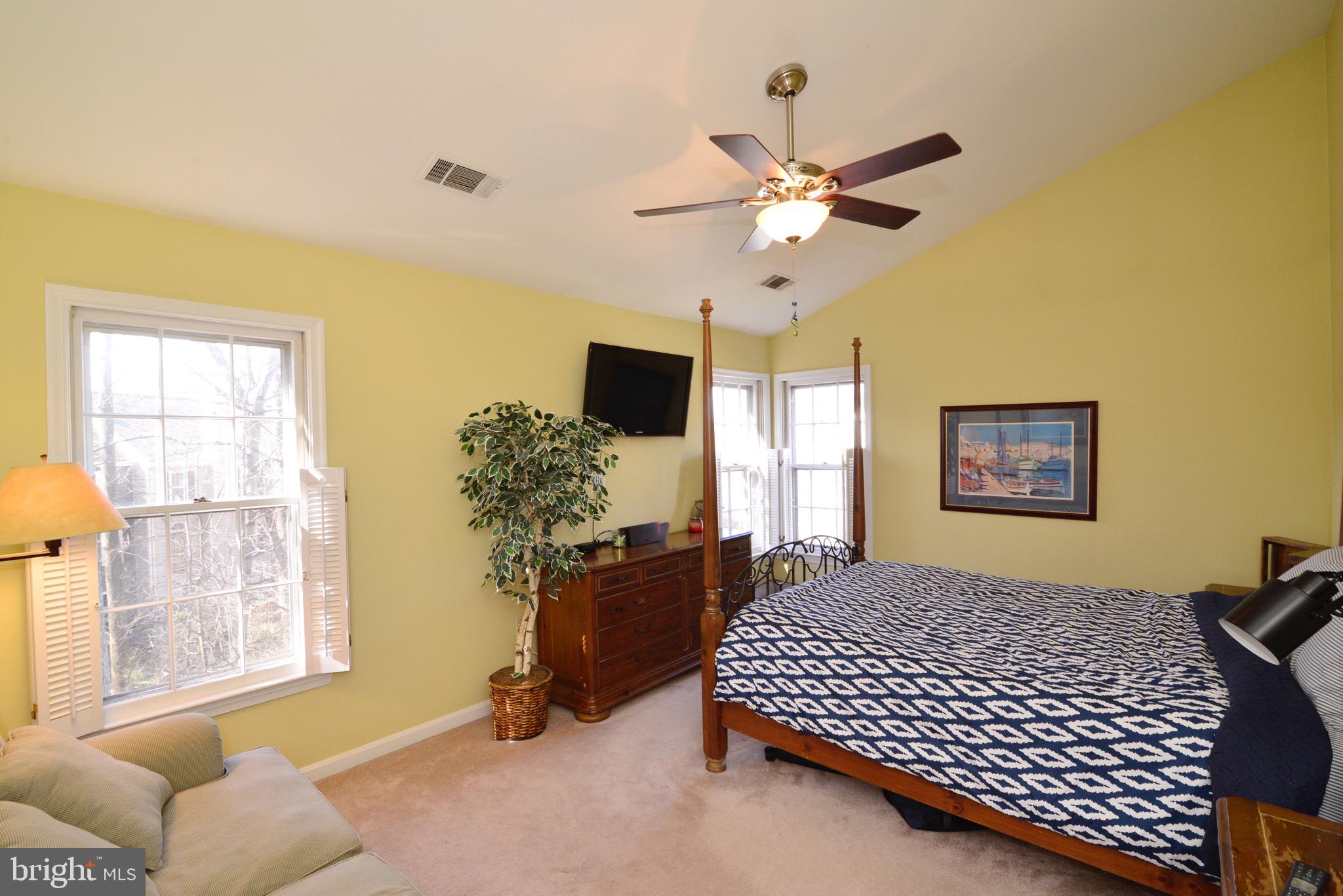 11627 Springhouse Place Reston, VA 20194 - Photo 20 of 46