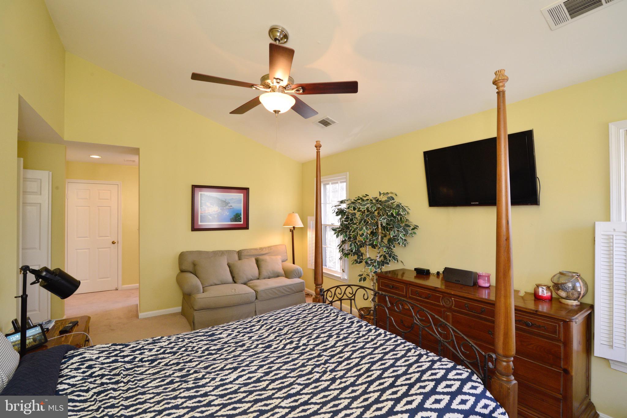 11627 Springhouse Place Reston, VA 20194 - Photo 21 of 46