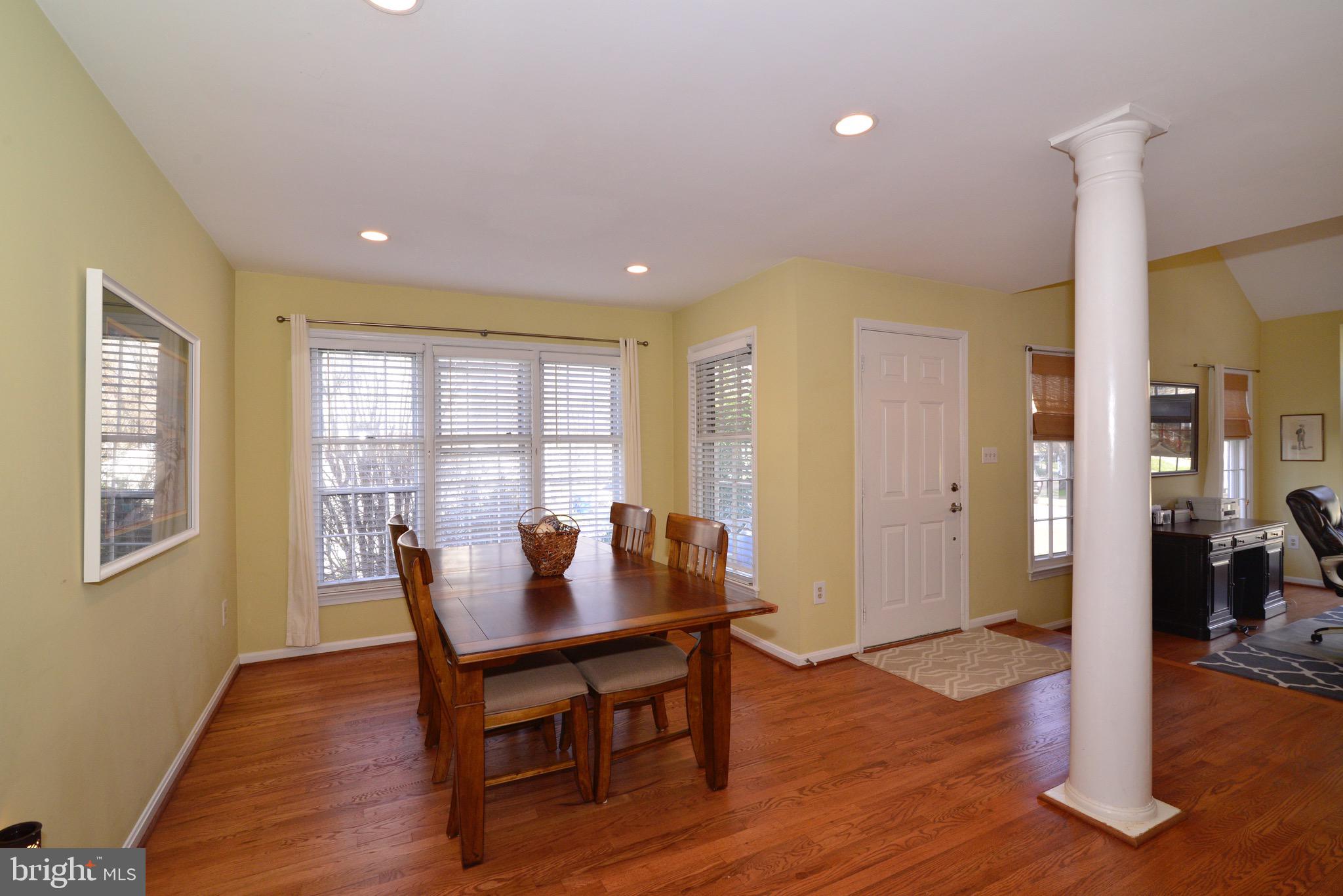 11627 Springhouse Place Reston, VA 20194 - Photo 7 of 46