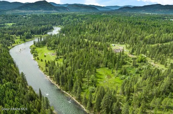 $1,950,000 | 4-5 6 Gunsmoke Lane, Priest River, ID 83856