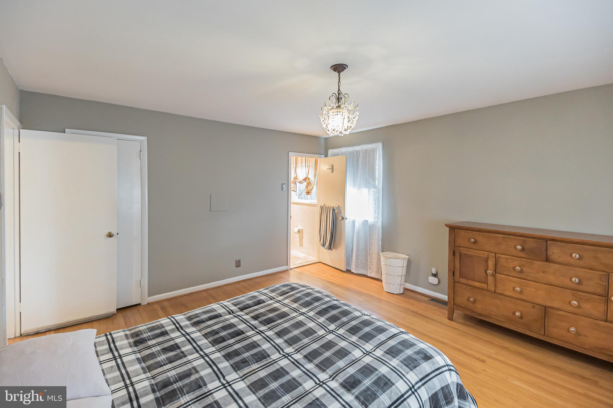 1043 Irvin Road Huntingdon Valley, PA 19006 - Photo 16 of 28