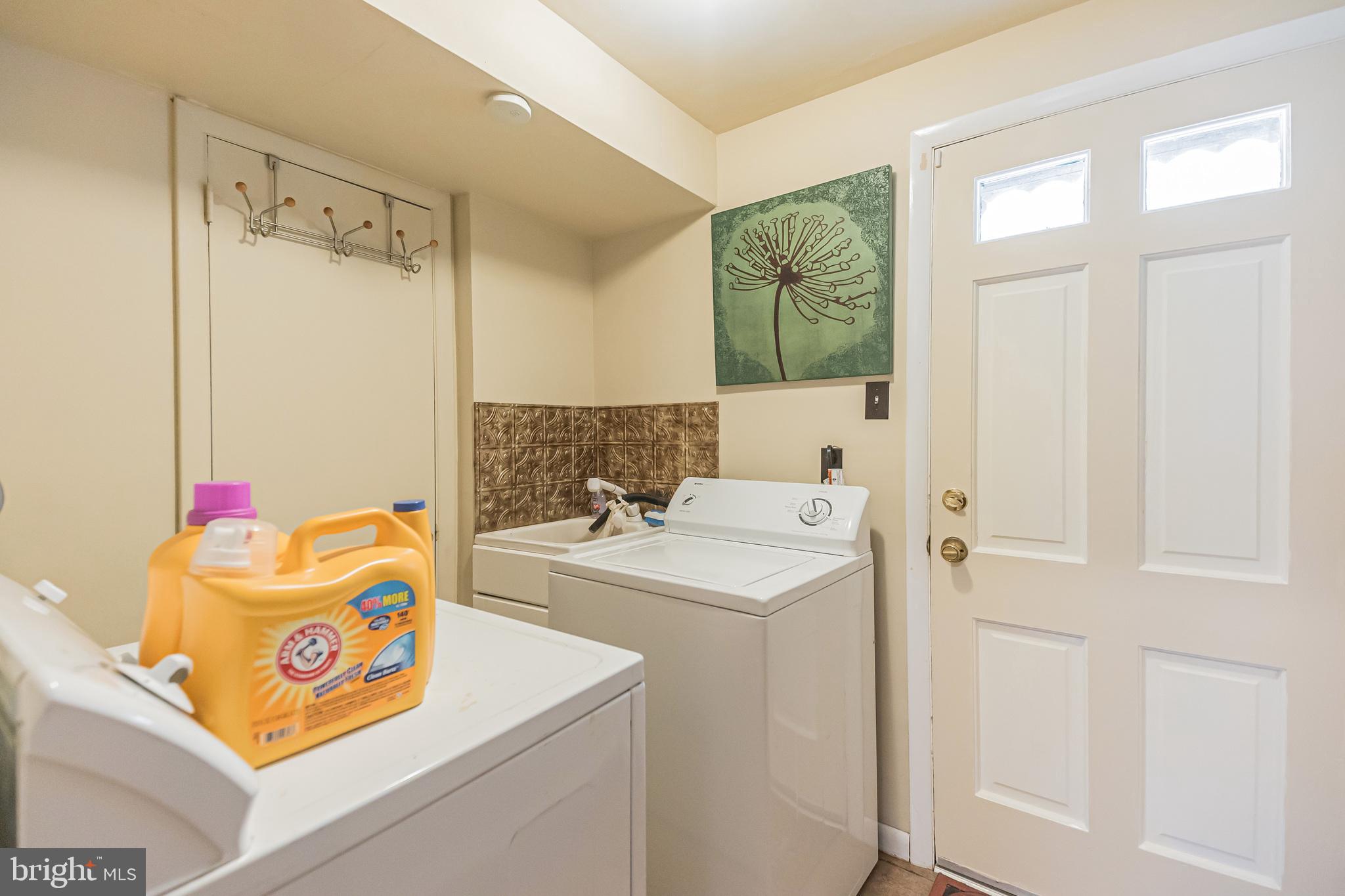 1043 Irvin Road Huntingdon Valley, PA 19006 - Photo 23 of 28