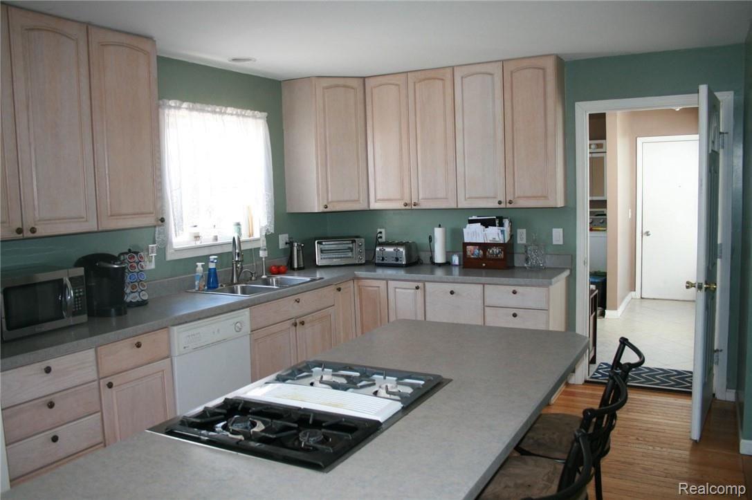 347 South Kern Road Fowlerville, MI 48836 - Photo 16 of 25 Kern 34701.jpg
