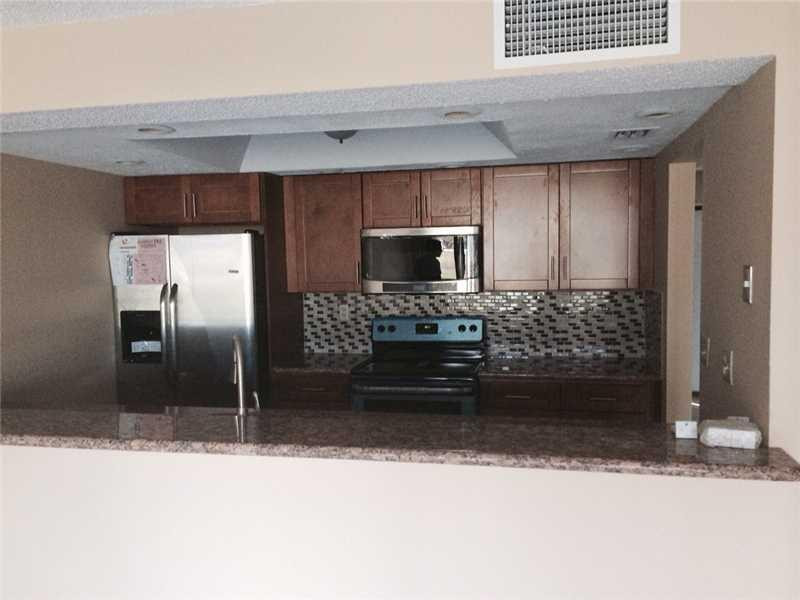 1649 Fairway Road, Unit 1649 Pembroke Pines, FL 33026 - Photo 7 of 8 Kitchen