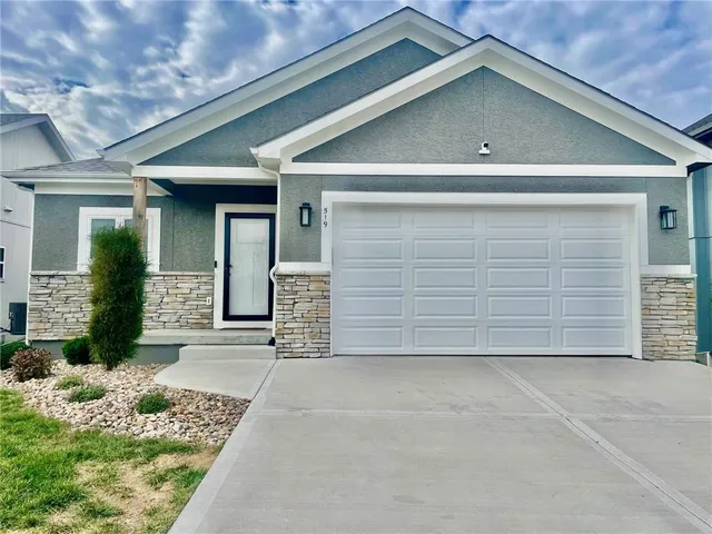 $439,000 | 519 Northwest 110th Street, Kansas City, MO 64155