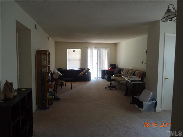2500 Avent Ferry Road, Unit 101 Raleigh, NC 27606 - Photo 2 of 4 Living Room
