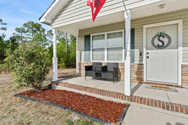$290,000 | 225 Lockwood Court, Hubert, NC 28539