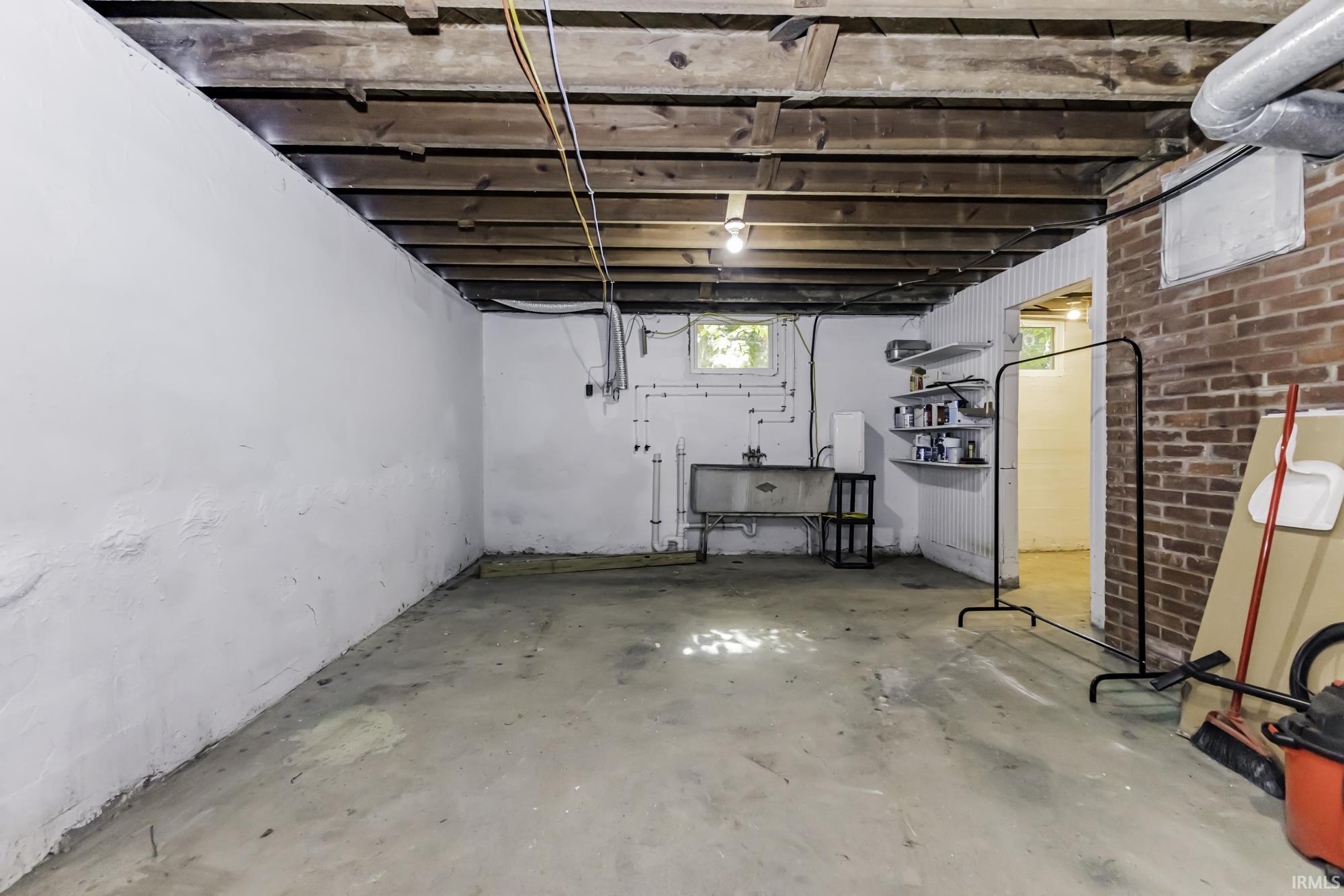 223 North Riley Road Muncie, IN 47304 - Photo 31 of 36