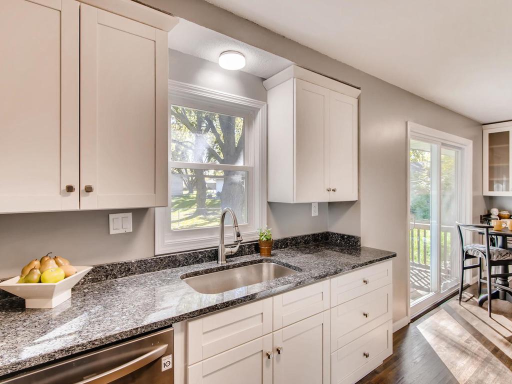 8313 Little Road Bloomington, MN 55437 - Photo 10 of 28 Gallery Image 10