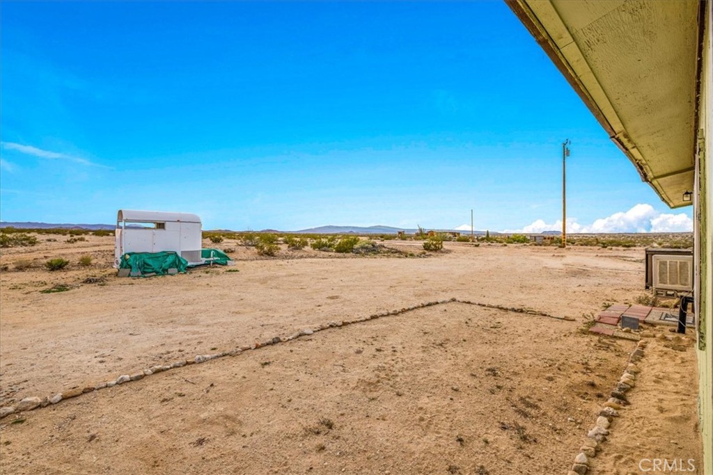67550 Del Oro Road Twentynine Palms, CA 92277 - Photo 19 of 41 a view of beach and ocean