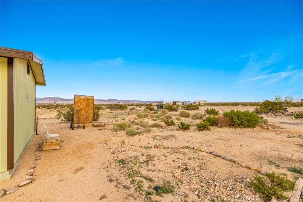 67550 Del Oro Road Twentynine Palms, CA 92277 - Photo 20 of 41 a view of beach and ocean