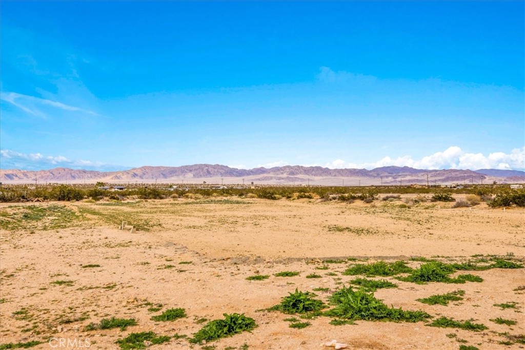 67550 Del Oro Road Twentynine Palms, CA 92277 - Photo 26 of 41 a view of lake view and mountain