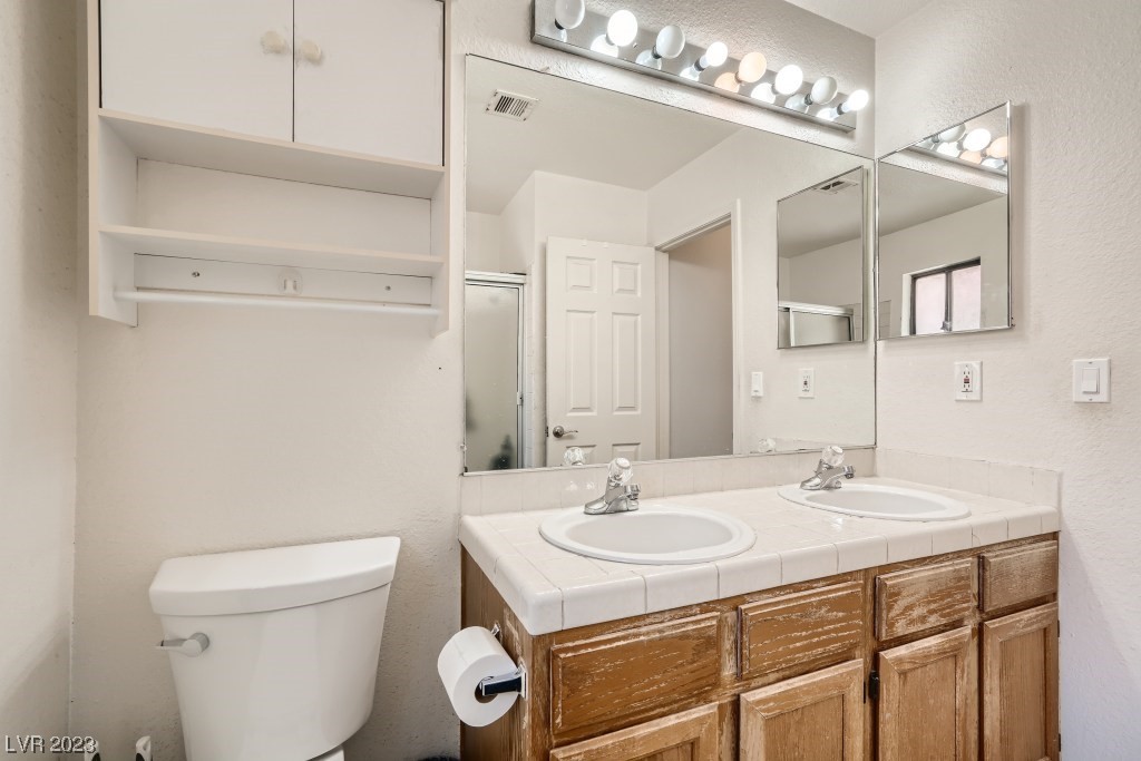 6545 Hartwood Road Las Vegas, NV 89108 - Photo 12 of 24