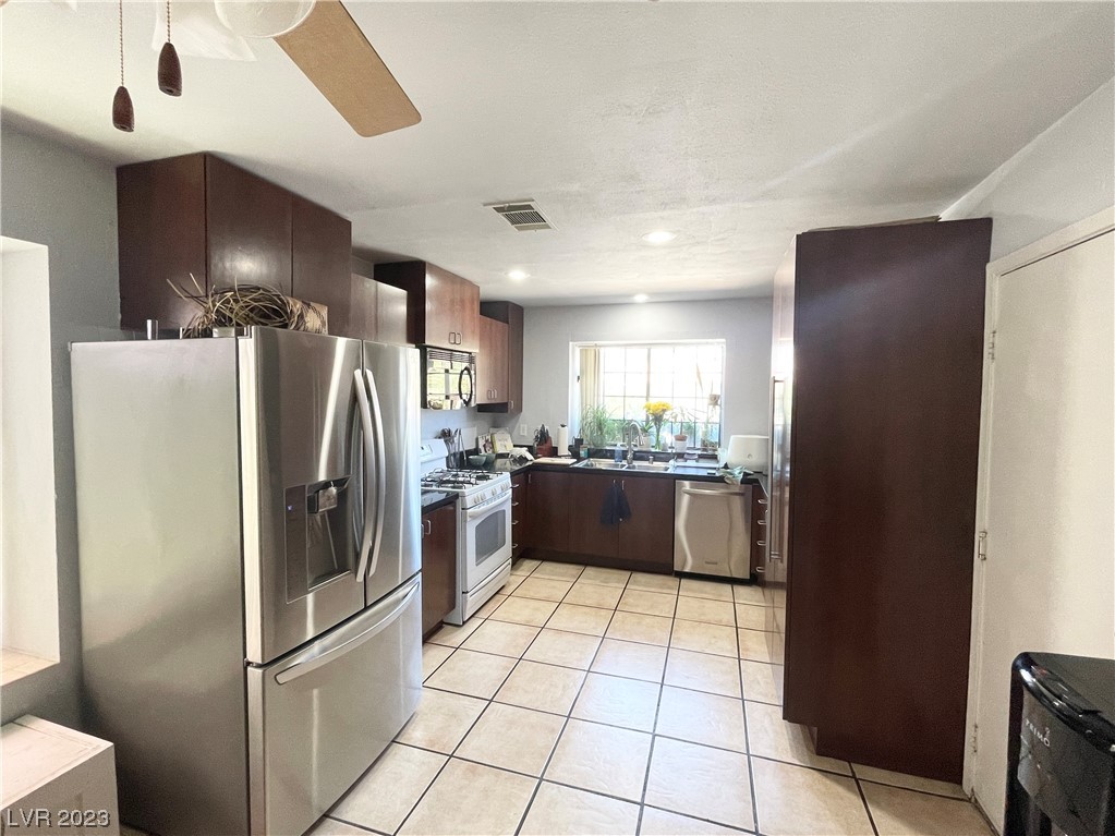6545 Hartwood Road Las Vegas, NV 89108 - Photo 8 of 24