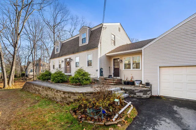 $849,900 | 50 Bartley Hill Road, Londonderry, NH 03053