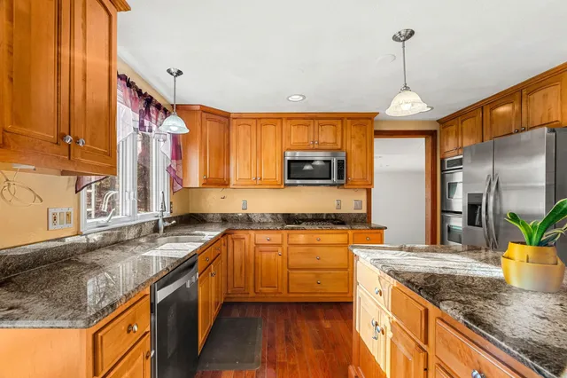 $849,900 | 50 Bartley Hill Road, Londonderry, NH 03053