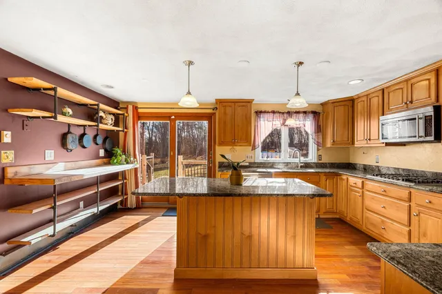 $849,900 | 50 Bartley Hill Road, Londonderry, NH 03053