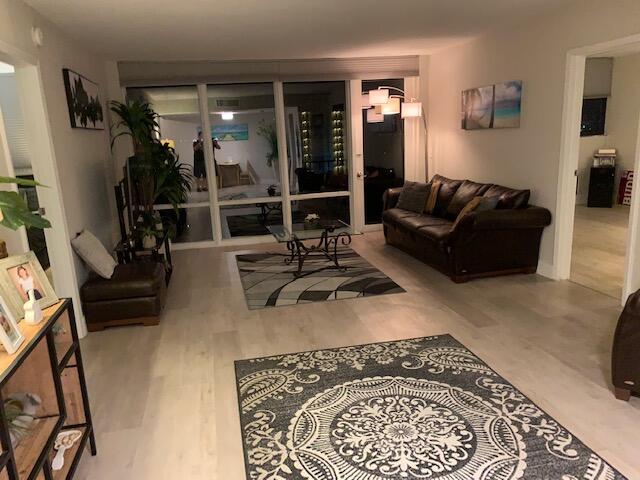 336 Golfview Road, Unit 910 North Palm Beach, FL 33408 - Photo 12 of 27 IMG_9554