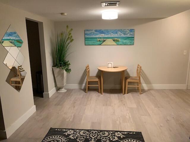 336 Golfview Road, Unit 910 North Palm Beach, FL 33408 - Photo 16 of 27 IMG_9546
