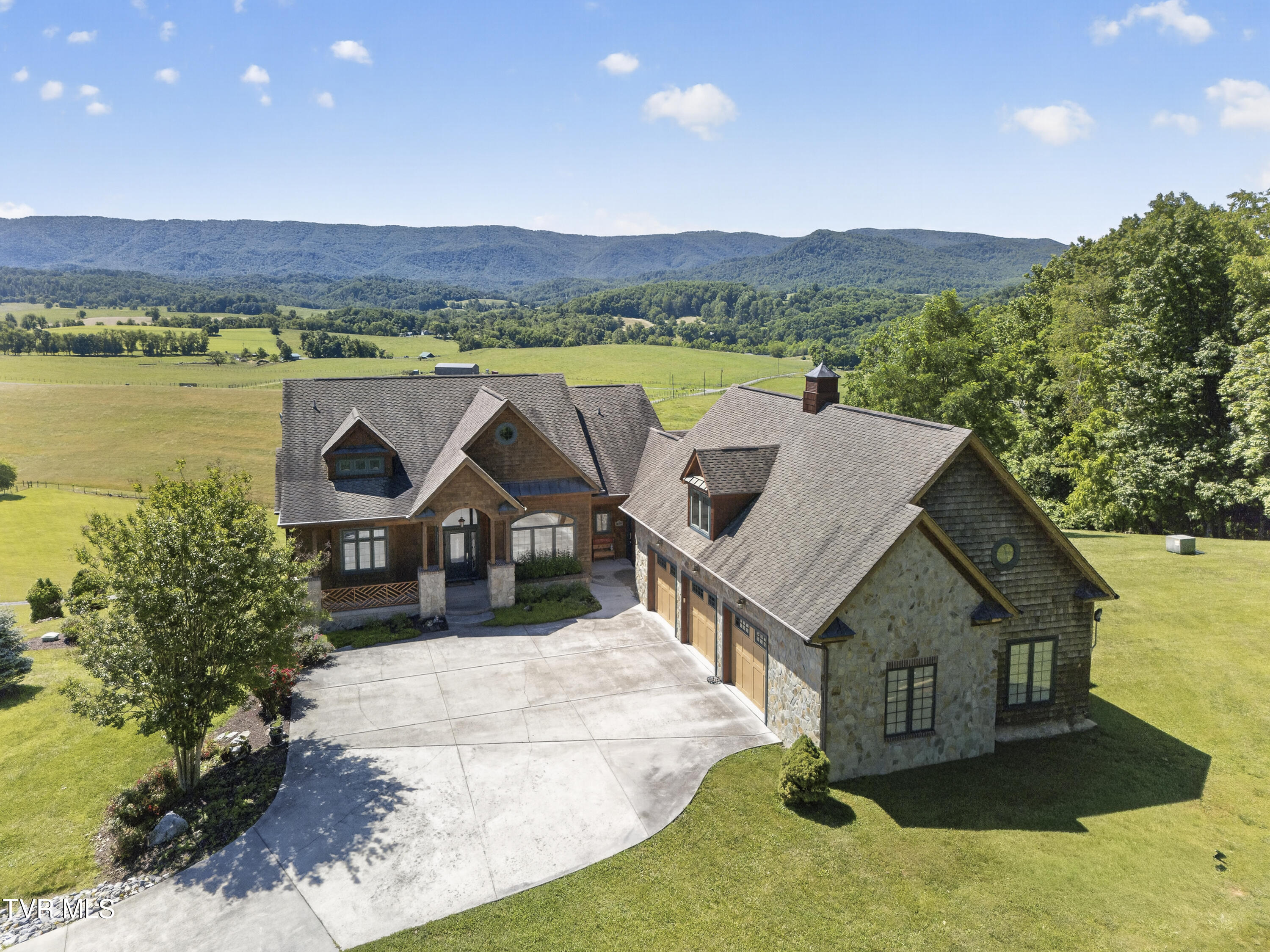 15277 Bishop Road Chilhowie, VA 24319 - Photo 4 of 92 15277-Bishop-Rd-Chilhowie-VA Cynthia-Rou