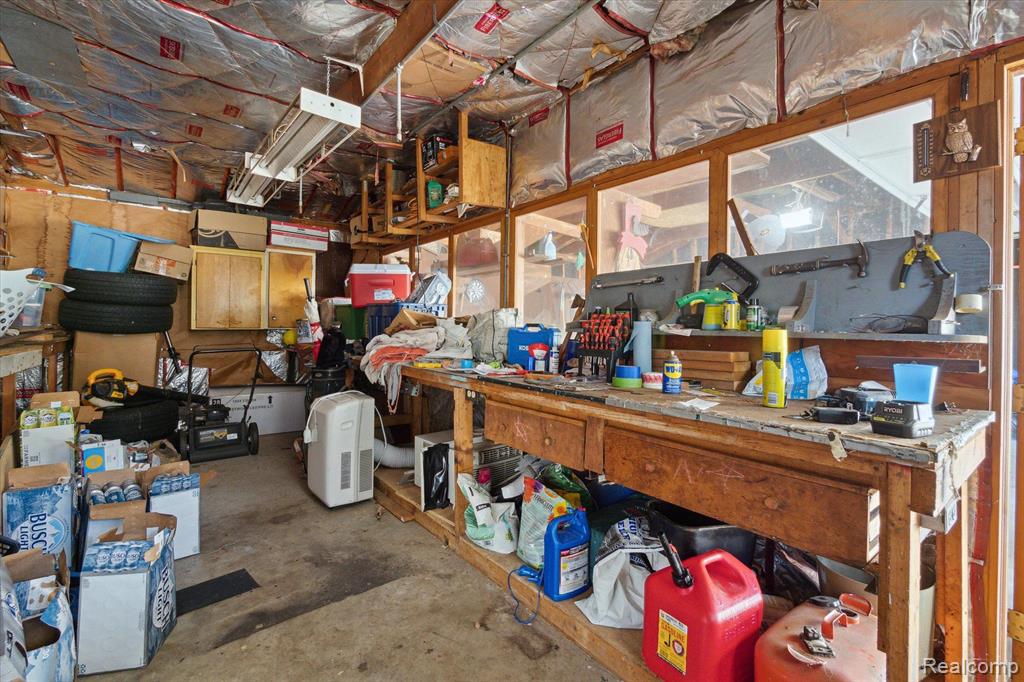 3899 Mapleleaf Road Waterford, MI 48328 - Photo 44 of 51