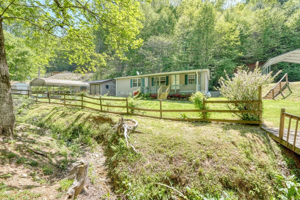 832 Canyon Road Marble, NC 28905 - Photo 9 of 48