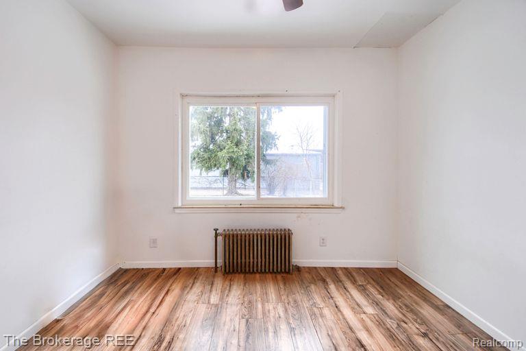 4047 South Center Road Burton, MI 48519 - Photo 23 of 48 Gallery Image 23