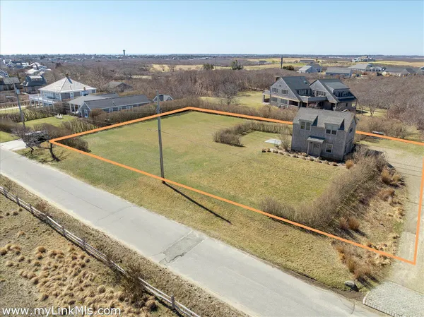 $1,795,000 | 100 Baxter Road, Nantucket, MA 02554