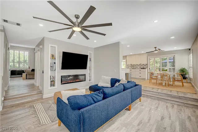 $950,000 | 246 Windsong Drive, Henderson, NV 89074