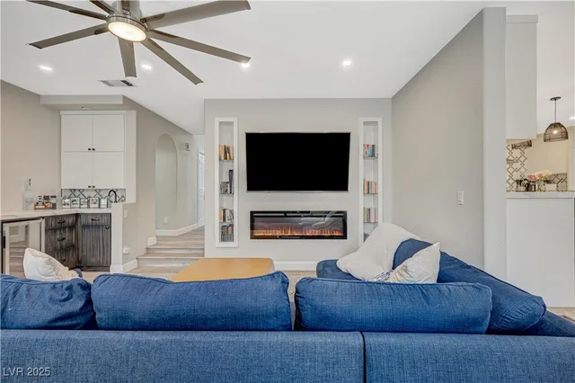 $950,000 | 246 Windsong Drive, Henderson, NV 89074