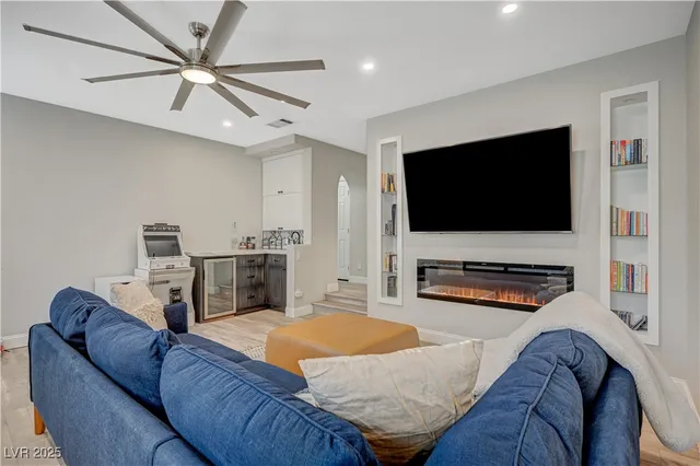 $950,000 | 246 Windsong Drive, Henderson, NV 89074