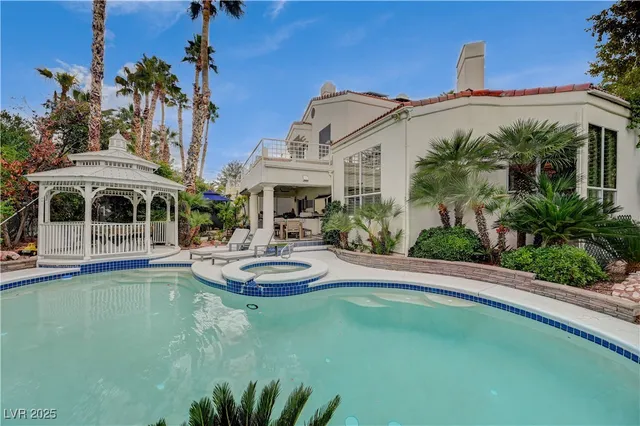 $950,000 | 246 Windsong Drive, Henderson, NV 89074