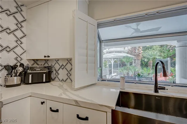 $950,000 | 246 Windsong Drive, Henderson, NV 89074